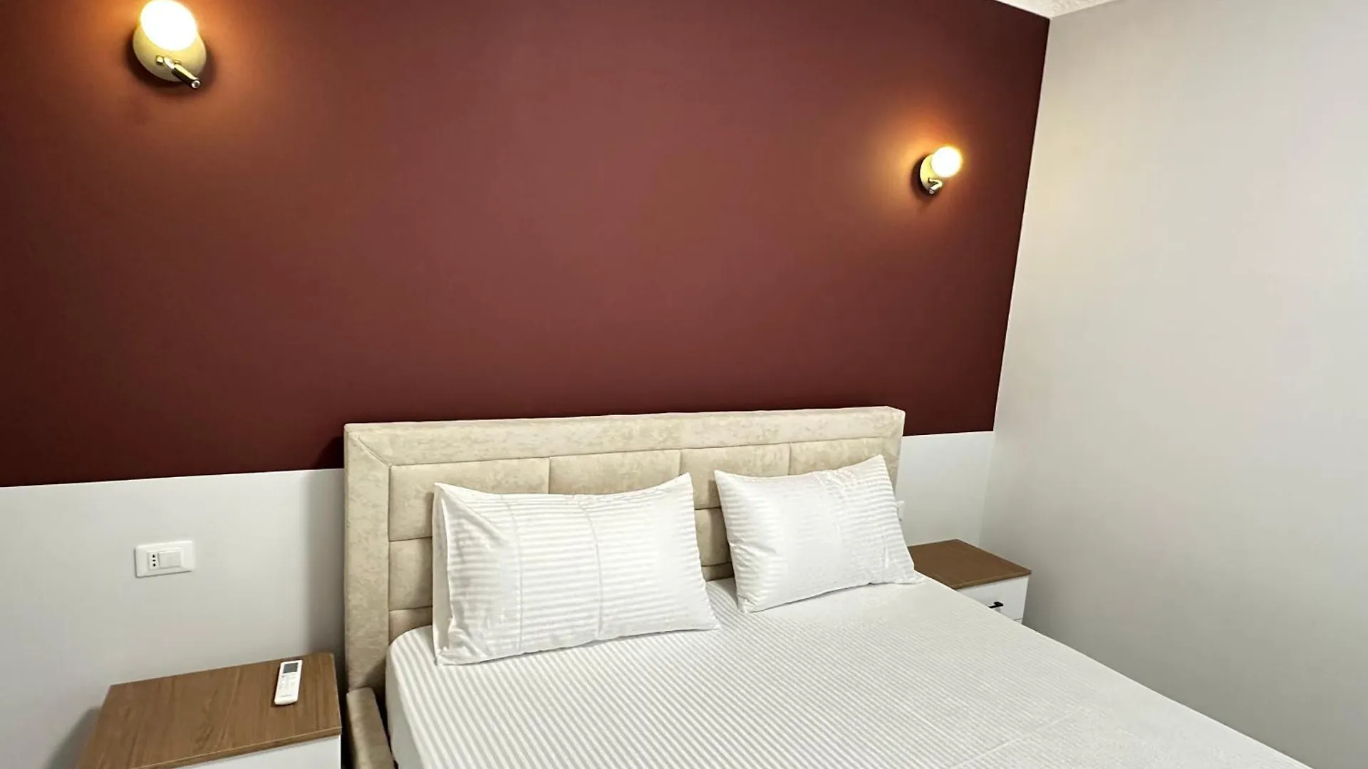 Liel Holiday Vlorë 3*,