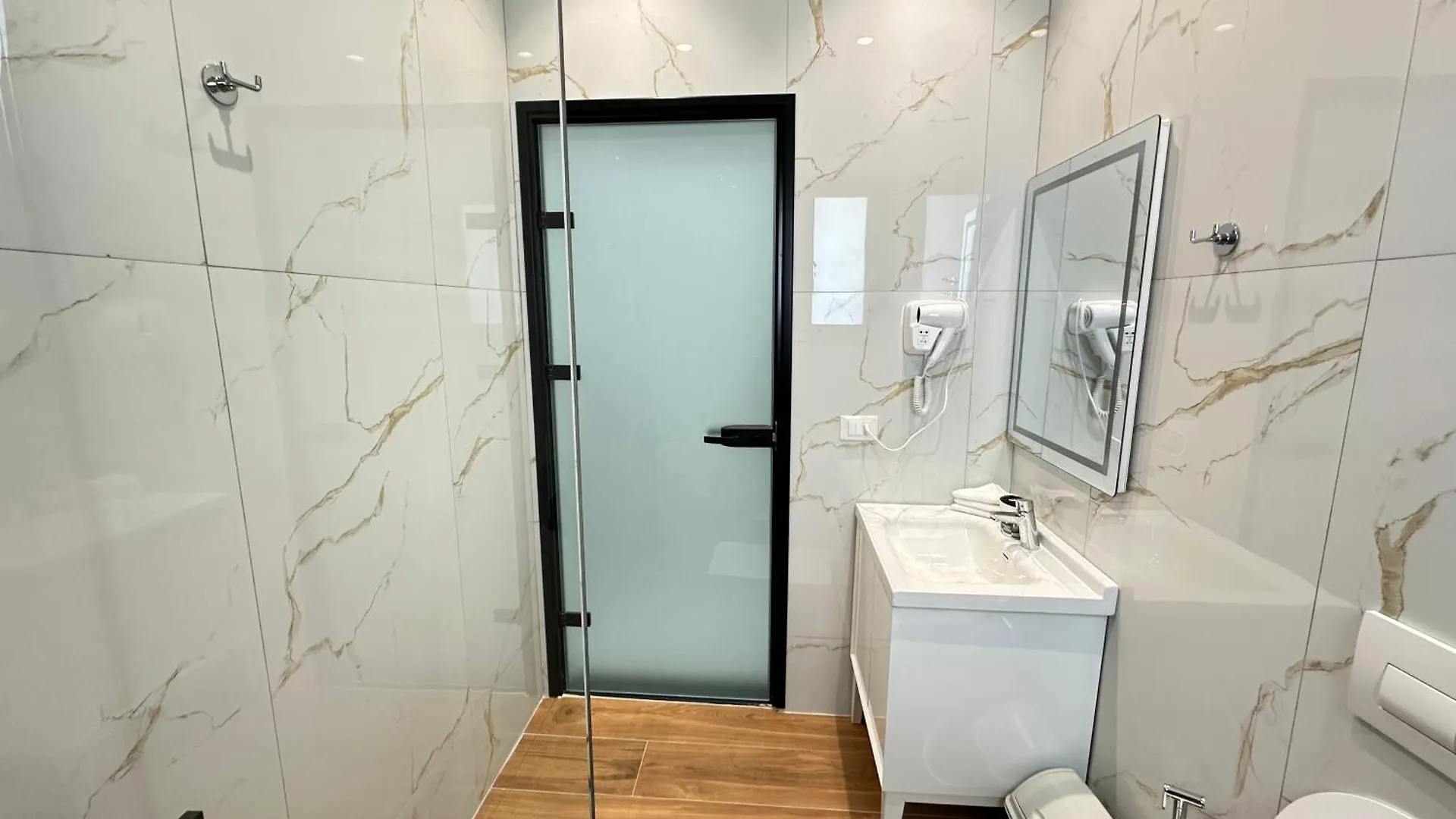 Liel Holiday Vlorë Hotell