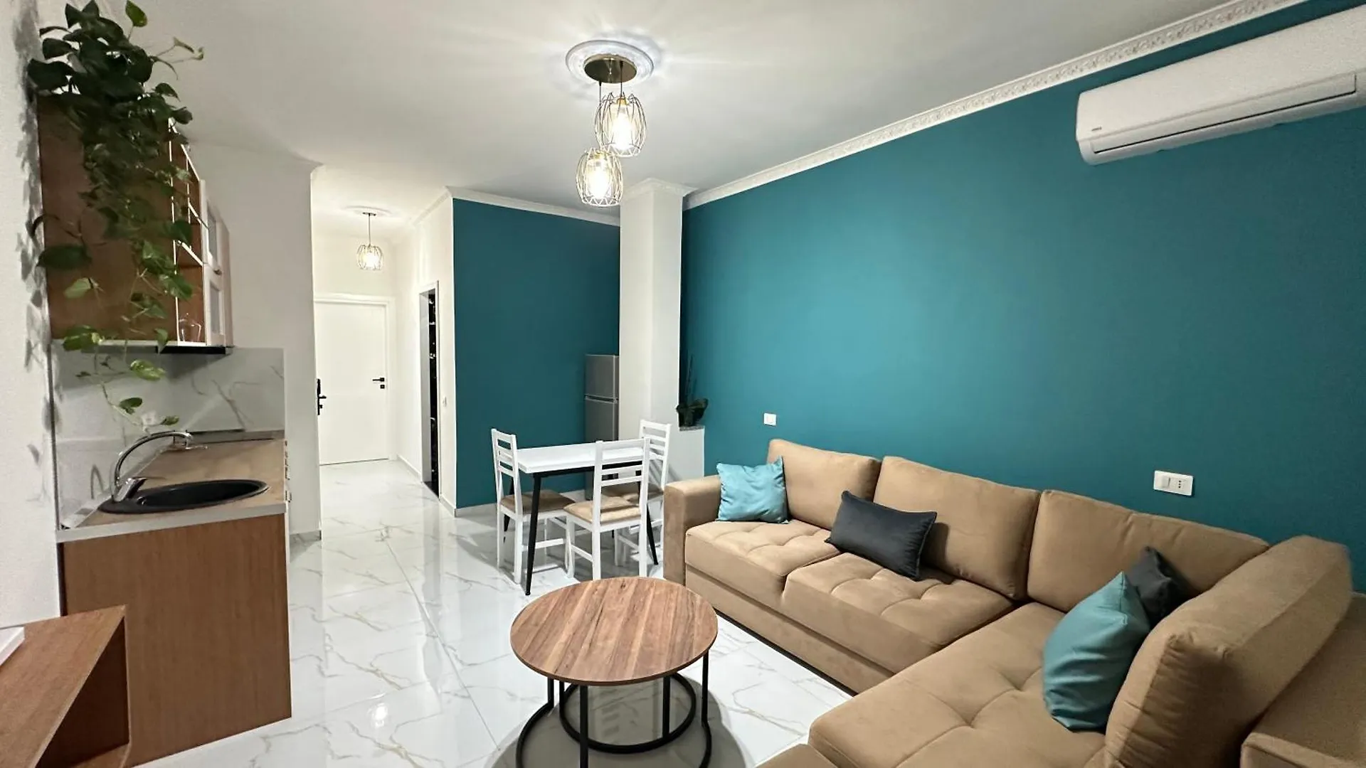 Liel Holiday Vlorë 3*,